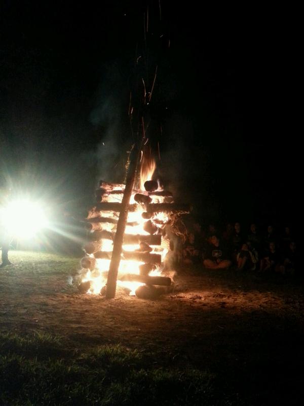 Butler1110's tweet photo. Yea this campfire is pretty big #fl14bootcamp http://t.co/5JBrcYCQK0