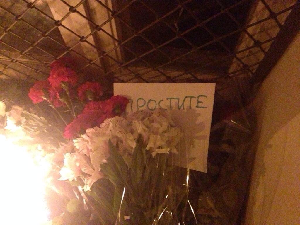 BszGoFfCEAEHvkL.jpg:large