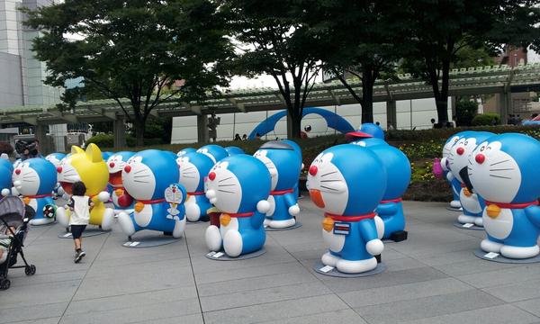 グッド モーニング Pa Twitter 六本木ヒルズで明日からいよいよ テレ朝夏祭り が始まります 蜘蛛のオブジェのあたりでは すでに沢山の ドラえもんが 働く皆さんも足を止めて記念撮影しています 皆さんの笑顔がなんだかうれしい 松尾由美子 Http T