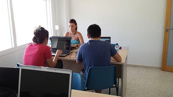 Finalizado el Taller de Curriculum Vitae Europeo y Búsqueda de Empleo sanjosedelvalle.net/18-07-2014/fin… #Empleo #Cádiz