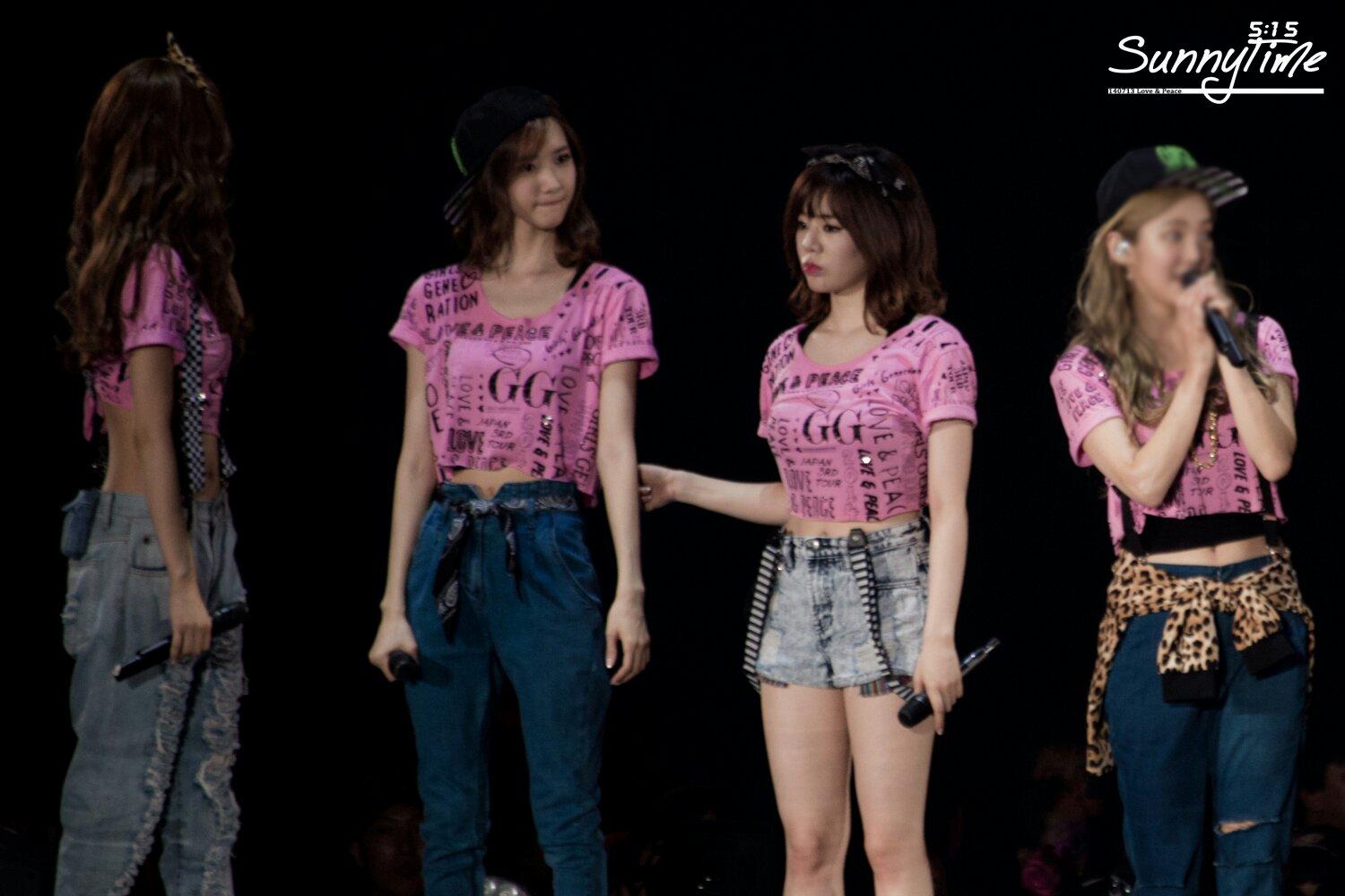 BszyblbCEAAOVMQ.jpg:large