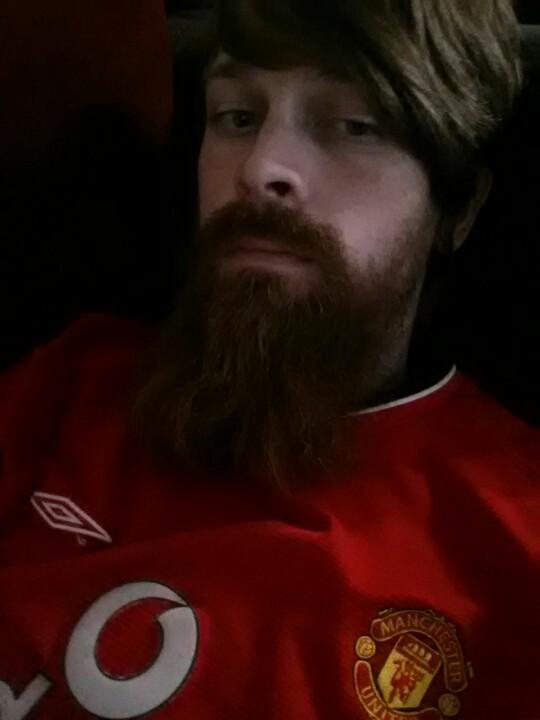 FalconRunner11's tweet photo. Work at home, wear what I want. #MUFCkitday #MUFC @ManUtd http://t.co/AHZmKNtNX5