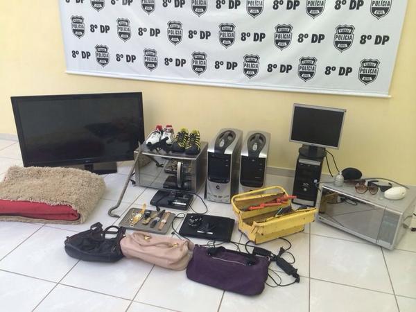 policiacivilpr's tweet photo. Policia Civil prende dupla de ladrões de residências
http://t.co/WxaJk51DxK http://t.co/W2VSzxrojG