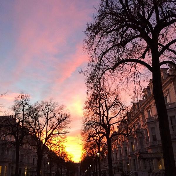 PERFECT SPOT FOR THE SUN TO GO DOWN IN LONDON. LUGAR PERFECTO PARA QUE BAJE EL SOL EN LONDRES.