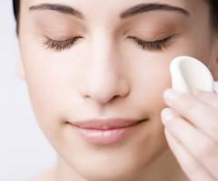 BodyCon_Spa's tweet photo. Recuerda siempre:a la hora de ir a la cama no olvides limpiar tonificar e hidratar tu rostro http://t.co/8uc5PPnVvX