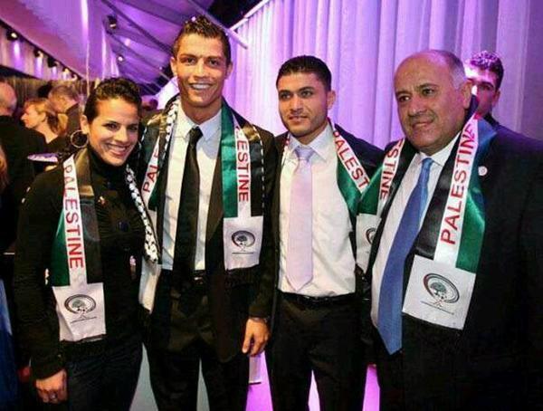 hammali's tweet photo. #Gaza CristianoRonaldo aurait refusé un contrat avec Pepsi pr ses positions pro-palestiniennes http://t.co/224IjYzi6g http://t.co/FOgXeu4yL6