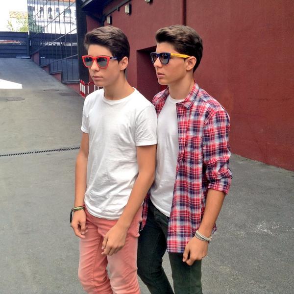 Gemeliers Oficial Twitter: "Chicas ya podéis comprar tus gafas con el código gemeliers y un descuento por ser vosotras @KnockaroundEU http://t.co/WRHRqhwClt" / Twitter