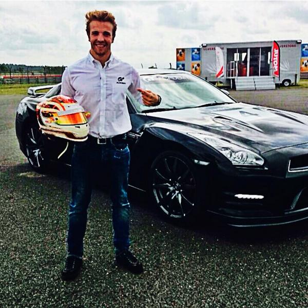 DANI CLOS (@daniclos) on Twitter photo Quieres mi camisa oficial de la <a href="/GT_Academy/">Francois Latreille</a>? Sigueme y haz RT para participar. #sorteoDC Suerte!!! Quieres mi camisa oficial de la <a href="/GT_Academy/">Francois Latreille</a>? Sigueme y haz RT para participar. #sorteoDC Suerte!!!