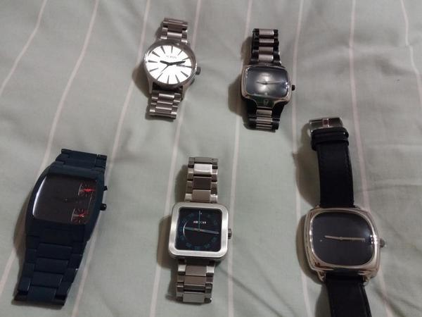 JamesFarnell88's tweet image. @Nixon_Now @NixonNowSA Very happy that my collection continues to grow! Hello #SentrySS !
