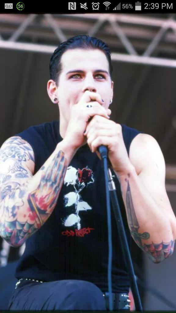 Omg Happy (late) Birthday M. Shadows! (Got this pic from facebook) 