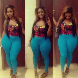 Purelymind's tweet image. Flossing girl