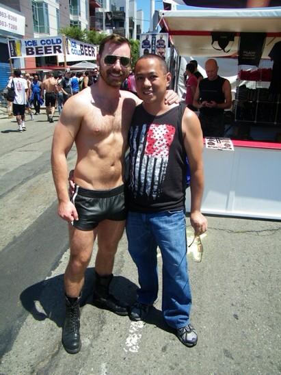 MLP510's tweet photo. Another highlight of my #DoreAlley #UpYourAlley fair was meeting Mr IML 2013 #AndyCross http://t.co/W3Orrbs2gi