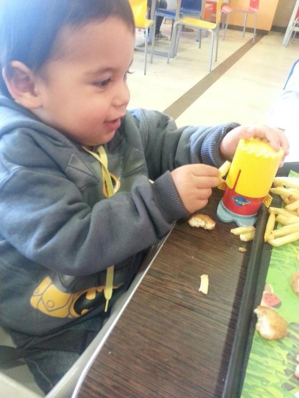 bmansiilla's tweet photo. La palabra perfecto te queda corta miamor, hermoso te queda chico ! Sos tan tierno ben amo ser tu madrina ! http://t.co/qrSWuyzEJ0