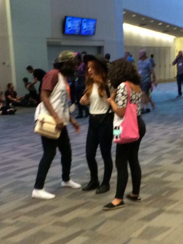 FAFshion's tweet photo. Second shot!! Girl with the hat your outfit is FIRE!!! #instaglam http://t.co/lrMP1HPFC8