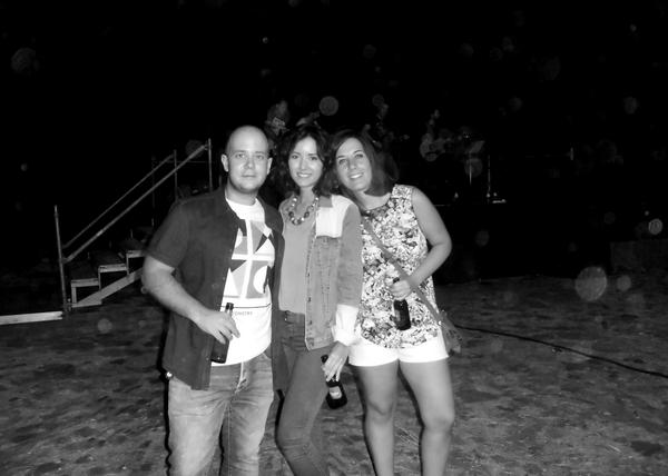 oduvydu's tweet photo. Con mis dos amores #Fiñaneras @martiya90 @Luuchiluu. ¿Se puede pedir más? Por ahora no...=D http://t.co/nFtKisW2du