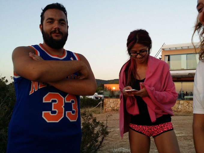 Poni&eacute;ndonos a  esperar como se pone el sol @Julia_de_Lucia @silviarubix @GabeTonic venga todos puestos<a class="tags" target="_blank" title="On Twitter" href="/?out=eyJ0eXAiOiJKV1QiLCJhbGciOiJIUzUxMiJ9.eyJpYXQiOjE3MjA3OTEyNTksImlzcyI6InR3cG9ybnN0YXJzLmNvbSIsIm5iZiI6MTcyMDc5MTI1OSwiZXhwIjoxNzUyMzI3MjU5LCJyZWRpcmVjdF91cmwiOiJodHRwczovL3R3aXR0ZXIuY29tL0p1bGlhX2RlX0x1Y2lhIn0.L6RaINrUW-IvEna-sehAxFBZbACao1-3E4a_fV7_EtO7Qtj4FlwqSisXGuv1OEtgSUrfbcXC1Np5_Dki3VCOiA">@Julia_de_Lucia</a><a href="/tag/felizjueves"class="tags"><span>#felizjueves</span></a>