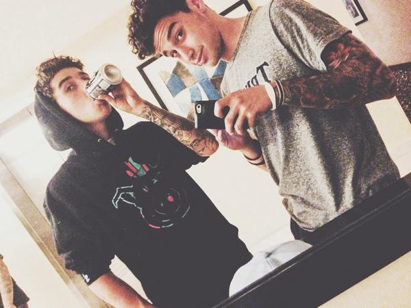 luke_brooks's tweet photo. Twinz http://t.co/84rLyFHog5
