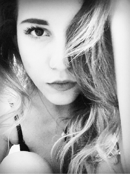 iremozdal's tweet photo. Siyah beyaz film gibi biraz. http://t.co/Q80tVfLZXu