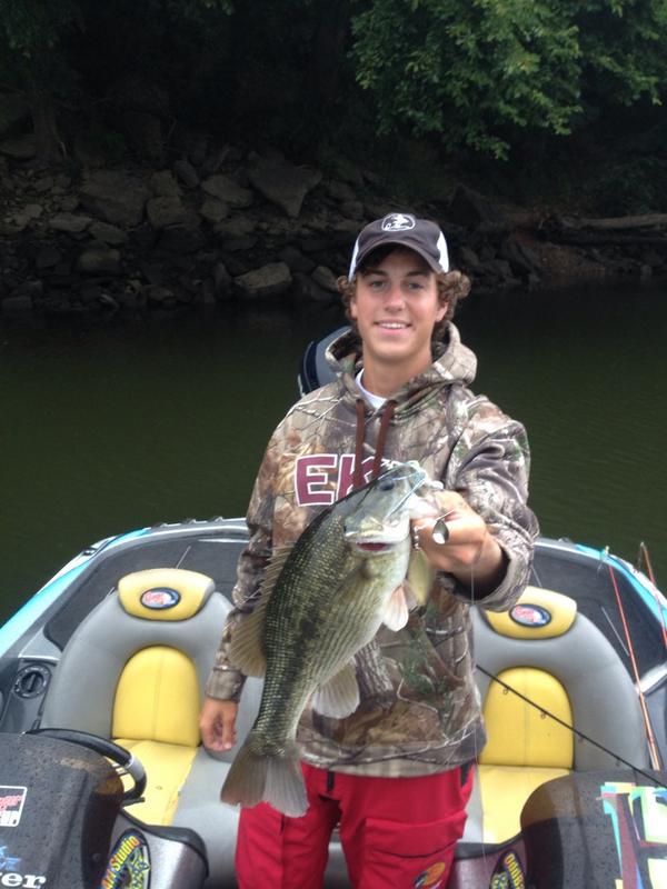 ChrisHarless428's tweet photo. @Treeshakerlures was key today. Check out Chris Harless fishing on Facebook go find out more. @jaygrave http://t.co/dY1Zv42KLo