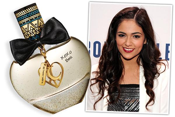 TeenVogue's tweet image. We&apos;ve got all the deets on @Bethanymota&apos;s new fragrance: teenv.ge/1nNPZ7d