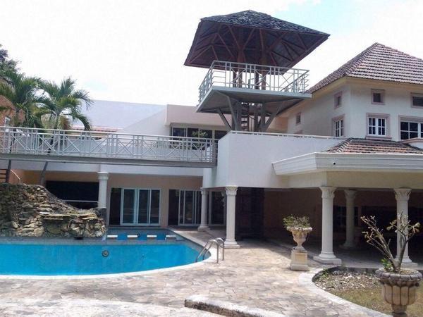 Enmanuel_Baez21's tweet photo. Estas preparado para #AlohaHawaianParty  @6dev_ @Marcospoow @BoncheDR @Coral_Events @Justalexg_ @VacilandoRD http://t.co/SMdrQB9JOz