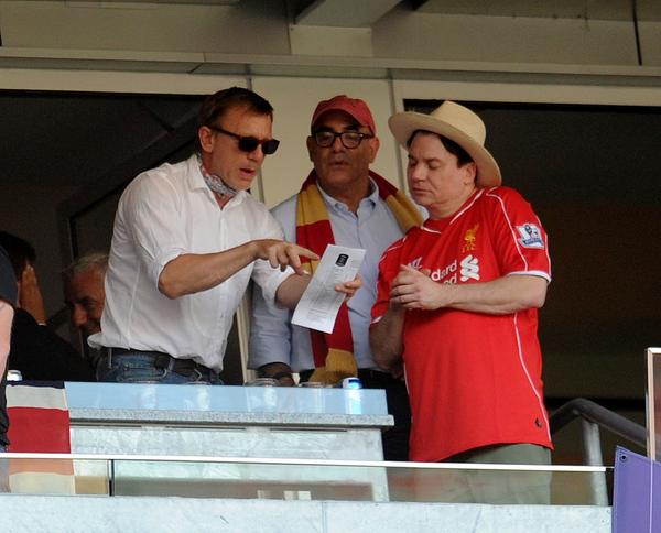 LFC's tweet image. PHOTO: #LFC fans Daniel Craig and Mike Myers at Yankee Stadium to cheer on the Reds #lfctour