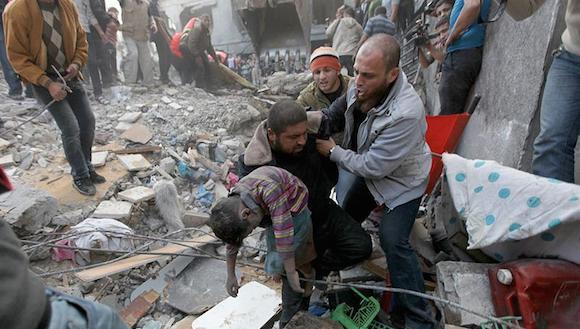 Guillerminaaaa's tweet photo. Recemos para que culmine la guerra... Que tristeza por dios! http://t.co/umU3ce1ZZU