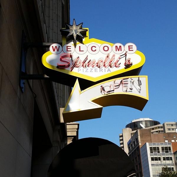 klausrulowski's tweet image. GO EAT SPINELLI&apos;S PIZZA IN LOUISVILLE KY! @spinellispizza_ #spinellispizza #spinellis #pizza #louisville by this_b...