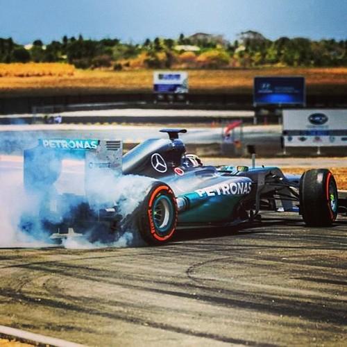Lewis44Ham tweet picture