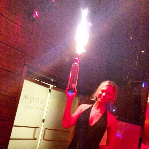ClarissaChicago's tweet photo. Getting started @BoardroomChi Signature Wednesdays @rimanelli @missdjmeg @djguskaras #MadeinChicago #Ciroc Till 4am! http://t.co/3x3gysujzL