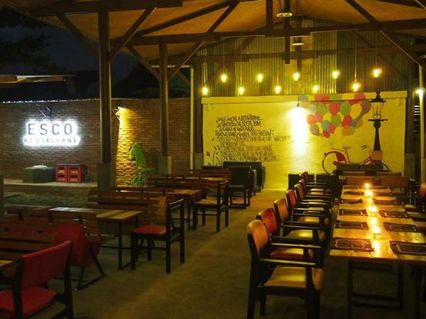 Another place that is worth checking out at #Yogyakarta is <a href="/escoresto/">ESCO Restaurant</a> :) >>