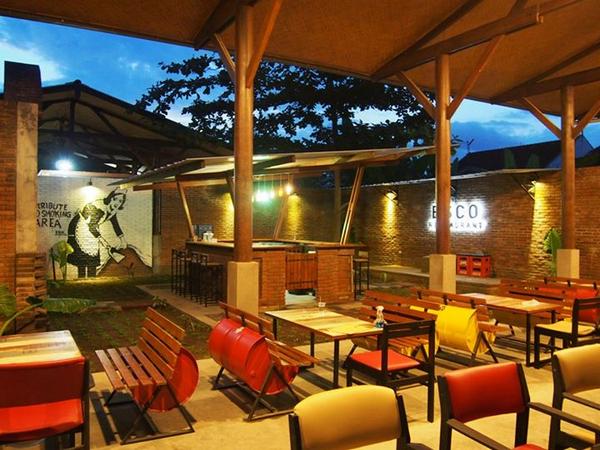 escorestaurant's tweet photo. Another place that is worth checking out at #Yogyakarta is @escoresto :) >> http://t.co/RK6klkFVyG