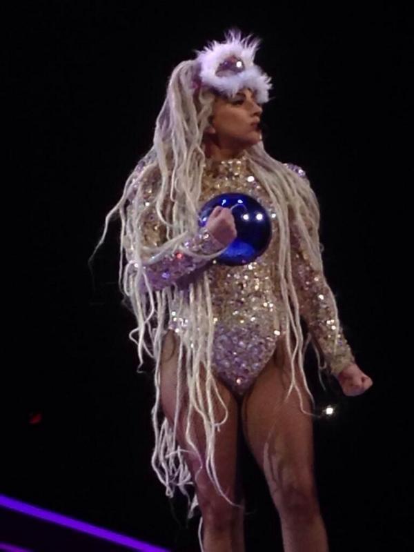 Gira >> "artRAVE: The ARTPOP Ball Tour" [2] - Página 48 Bt2Pf17IcAEH40X