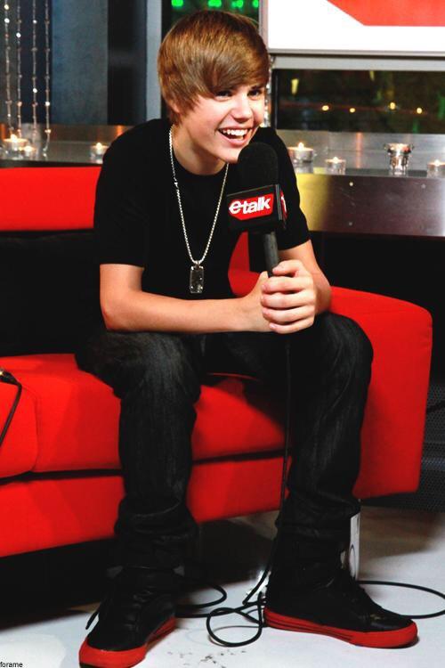 Jdbxmccann's tweet photo. @looking4alicia @journalsjiley @kidrauhlxbiebsx @anilupus god that boy http://t.co/WlAQUl5wSq
