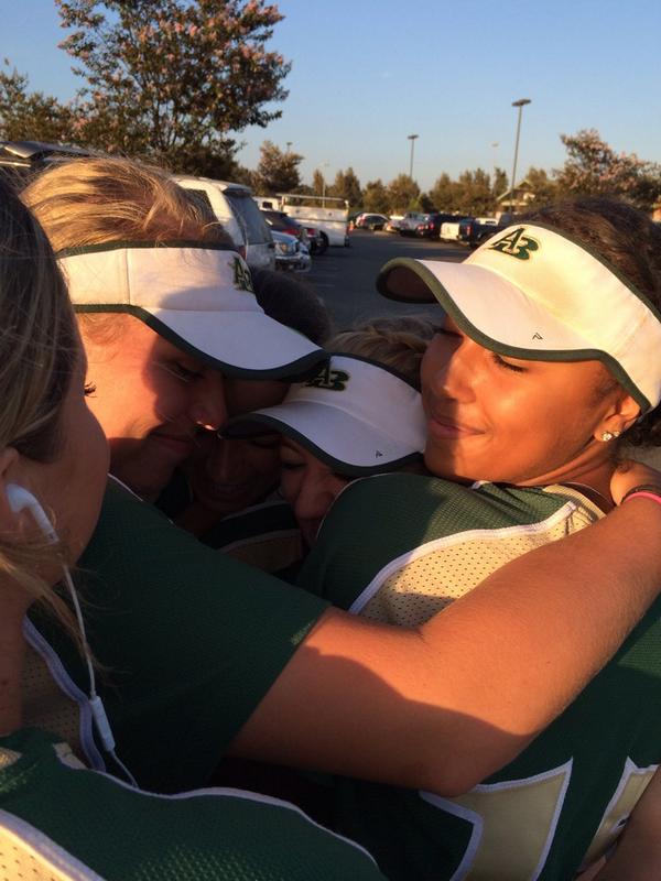 amirahmilloy's tweet photo. So proud of my long time teammate/friend @OliviaPalenscar for committing to Chapman University. Love you! #GoPanthers http://t.co/MDxMQCKNho