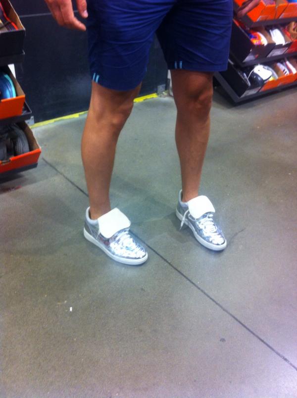 Rawlly8's tweet photo. Think I found my new kicks. #nike #fastkicks #chrome #tonguesout whip me a pair of skates @NikeHockey sorry Sergei 91 http://t.co/f8uYCpovKf