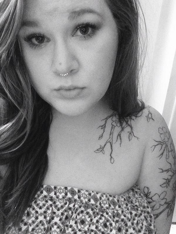 LeahJune88's tweet photo. Last nights black and white🌸 @Girlstattooed @TattooSociety13 @LifesInked @Babes_With_Ink @Ink_revolt @beardandink http://t.co/MHuXZMdmHH