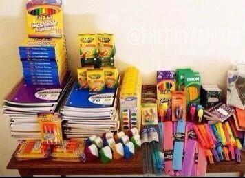FunnyPicsDepot's tweet photo. Freshman School Supplies  vs Sophomores, Juniors &amp; Seniors http://t.co/iHyiQ7XOH5