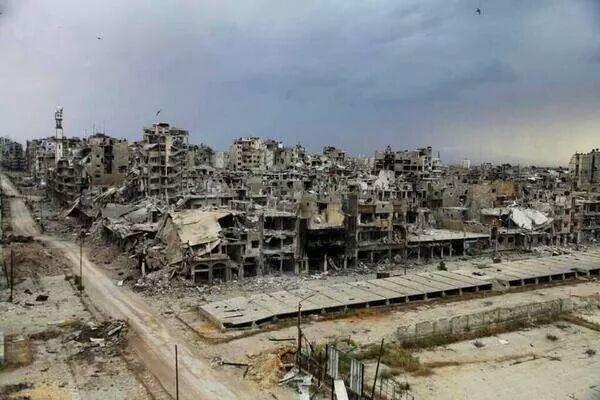 ShieldForPeace's tweet image. No one would wish thier home town look like Homs (Syria) nowadays #SaveGaza #save_Gaza_children #savedonbaspeople
