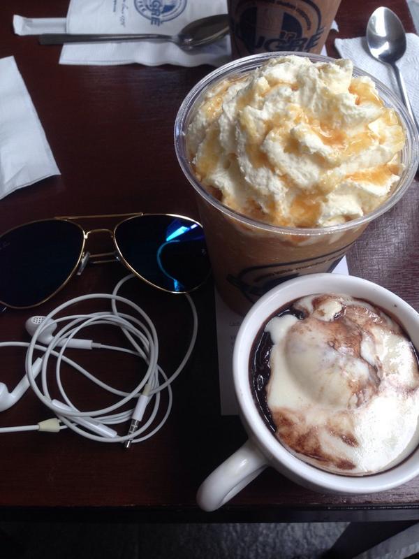 angeloRamirez29's tweet image. Afternoon delight ❤️❤️❤️ #TWOyearsAndCounting #foreverfriends @xiongtan 👫