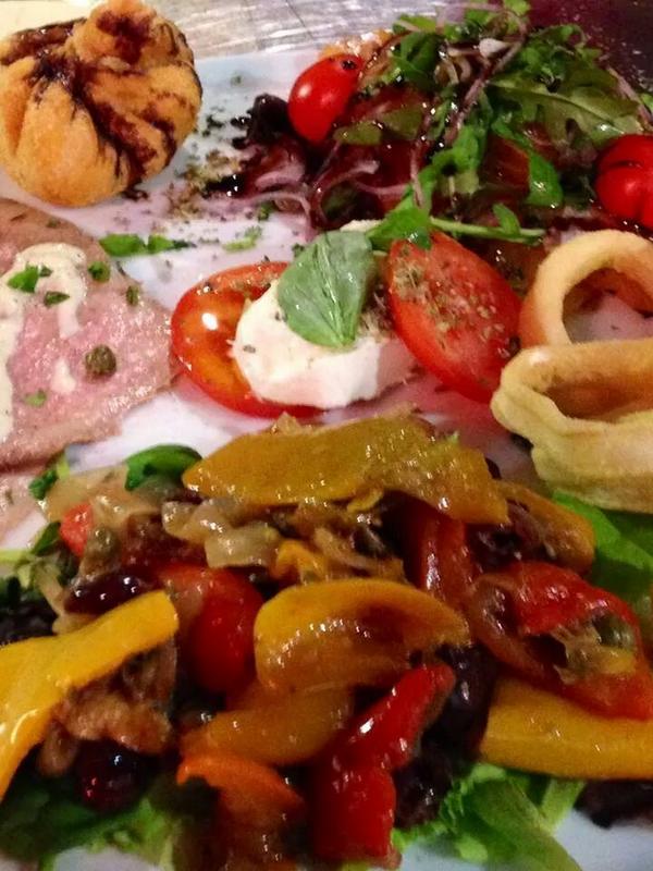 Wie zou er niet blij worden van onze proeverij? #pizzepronto #heerlijk