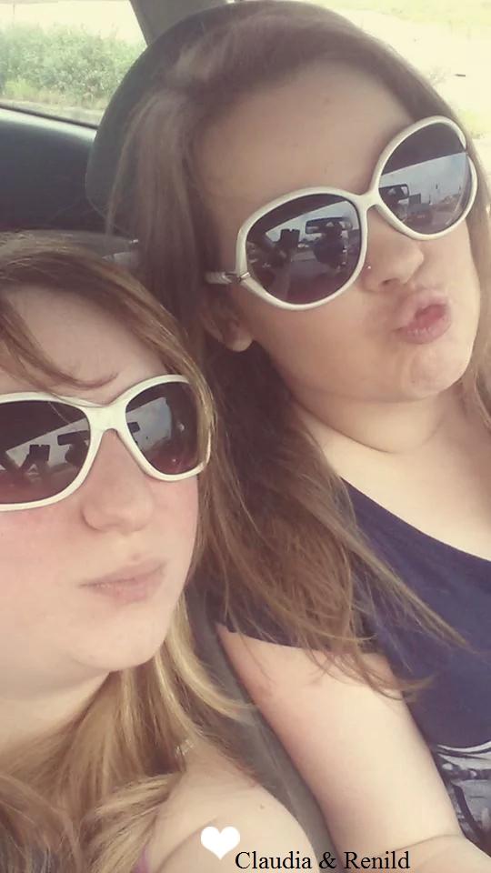 WhenWordsFail_'s tweet photo. #LOVETHESUMMER #Yesterday #Selfie In de auto. http://t.co/r3RJZKeUY3