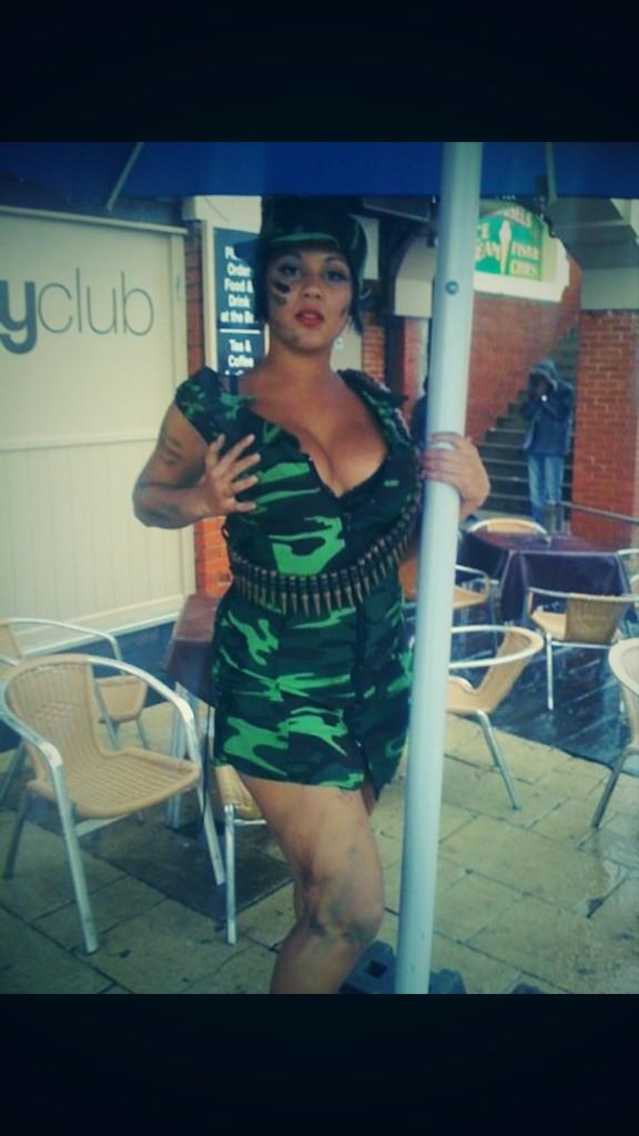 angelicaisdead's tweet photo. I've been a dead team foot soldier from day 😜🙌💪 #deadchicks #deadteam #imreallydead #tbt @casisdead http://t.co/YlA5RGg8C3