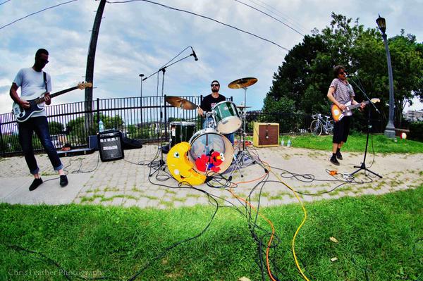 HORMOANSMUSIC's tweet photo. NEW PHOTO'S NOW UP! @ http://t.co/BYq6nUTFqG!, @LabCabFestival, #Parkdale http://t.co/X9tGRQ1V8N
