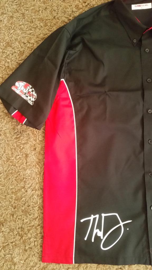 buzzdog05's tweet photo. Tj racing luxury pit shirt that chief mechanic will be looking superfly #buzzdogdesigns #speedway #shirtprinting http://t.co/QKnCW0wv1m