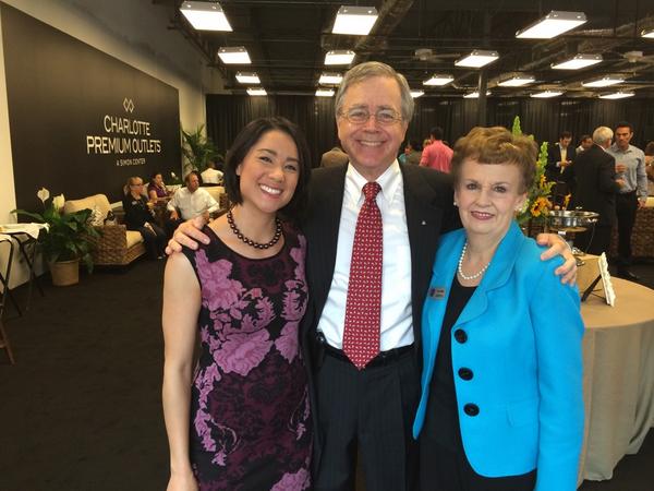 StephanieCNews's tweet photo. Spotted at @CharPremOutlets: @EdDriggsD7 and @PatCothamMeck. @wsoctv #CPOGO http://t.co/WyrQ9ThZAF