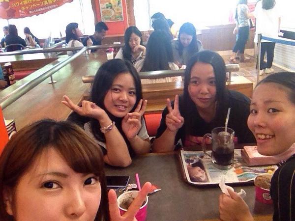 xonesta's tweet photo. やすこぉかえりー（≧∇≦）♪
友達さいこー(*^^*)♥︎ http://t.co/4UuguPYC58