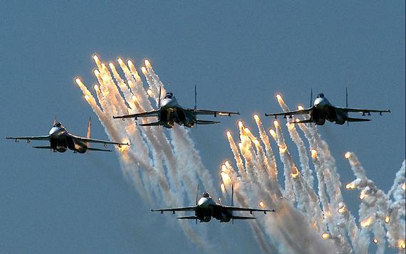 2014Nebo's tweet photo. Соколы России, на ��то стоит посмотреть! http://t.co/sxGldfBAom
