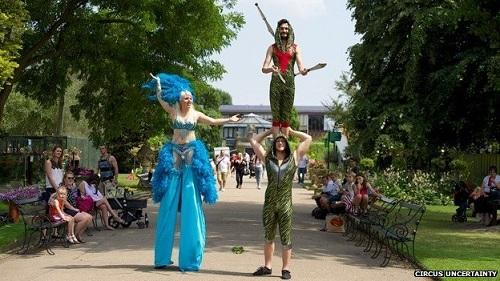 bossquote1's tweet photo. Santander backtracks on refusal of account to burlesque circus http://t.co/VmdL5GwUML #business http://t.co/CdaP0a1ZEh