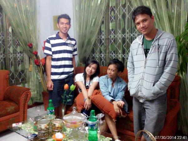 fidimaani's tweet photo. Yg ada duduk, best friend wktu SD, Ɣaηg ba diri rupa Tom &amp; jerry, bklae trus :p http://t.co/kdLmIfhPLa